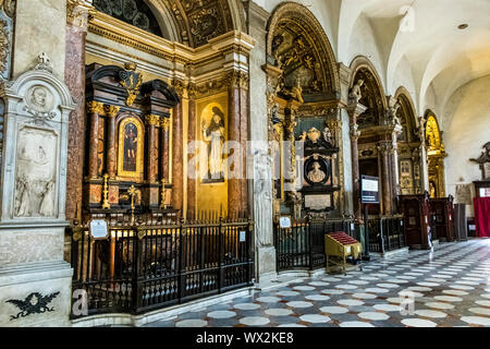 L'interno del Duomo di Torino ,Cattedrale di Torino, una cattedrale cattolica romana a Torino dedicata a San Giovanni Battista , Torino Italia Foto Stock