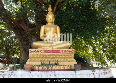 Laos, novembre 2016. Tempio buddista Foto Stock