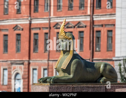 Sphinx egiziano di ponte sopra il fiume Fontanka, San Pietroburgo, Russia Foto Stock