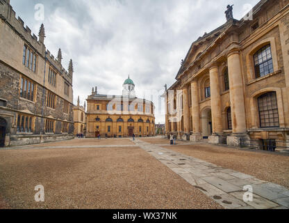 Clarendon quadrangolo occupata dal vecchio vecchio biblioteca Bodleian Library . Università di Oxford. Oxford. Inghilterra Foto Stock