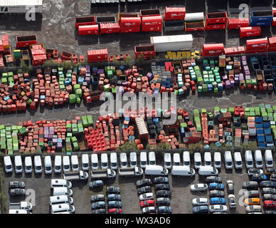 Vista aerea del multi contenitori colorati a Horwich, Bolton, Regno Unito Foto Stock