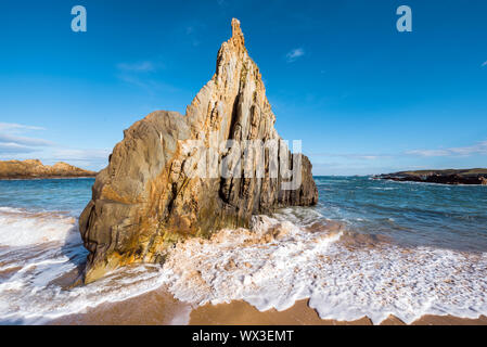 Paesaggio idilliaco in spiaggia Mexota, Asturias, Spagna. Foto Stock