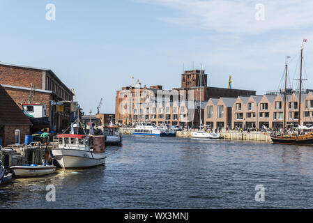 Navi, porto vecchio, Wismar, Meclemburgo-Pomerania Occidentale, Germania, Europa Foto Stock