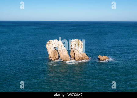 Linea costiera paesaggio in Urros de Liencres Cantabria, SPAGNA Foto Stock