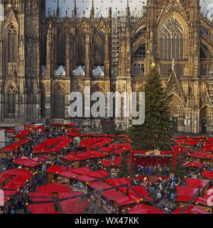 Mercatino di Natale presso la cattedrale di Colonia, Colonia, Renania settentrionale-Vestfalia, Germania, Europa Foto Stock