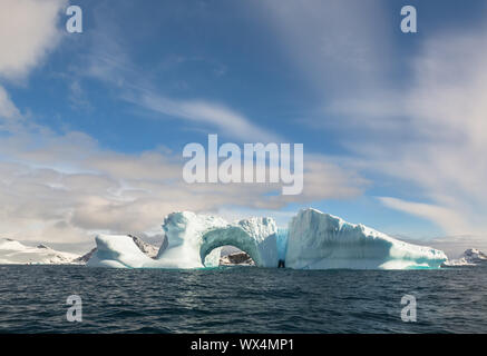 La neve e il CIEM dell'Antartico isole Foto Stock