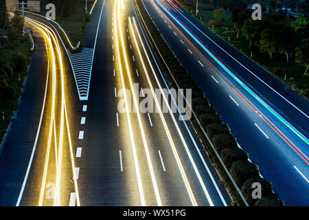 Autostrada di notte Foto Stock