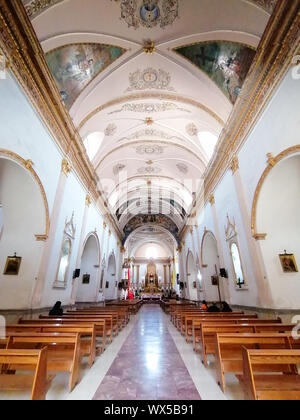 Cochabamba - Bolivia, 13 agosto 2019: San Sebastian Cattedrale Metropolitana di Cochabamba interno Foto Stock