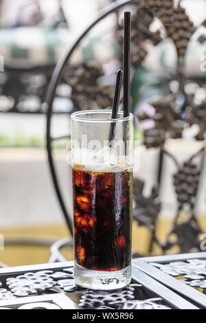 Caffè ghiacciato in bicchiere alto Foto Stock