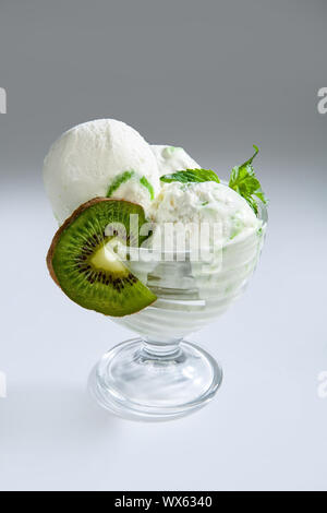 Gelato con Kiwi Foto Stock