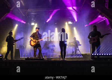 Il dialetto svizzero Halunke band live in Schüür Lucerna Foto Stock