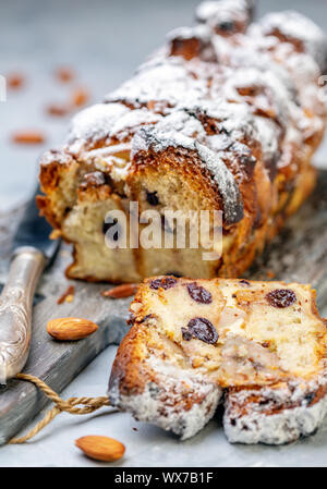 Pudding di pane fatto con ciambelle. Foto Stock