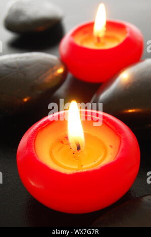 Romantica decorazione candela mostra spa o sensazione di natale Foto Stock