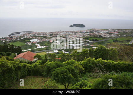 Vista dalla cappella di Nostra Signora della Pace su Vila Franca do Campo Foto Stock