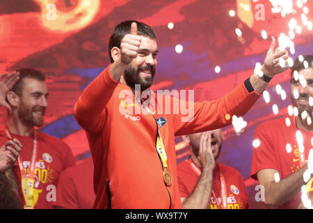 Madrid Spagna; 16/09/2019.- Marc Gasol.nazionale spagnola di basket Team campione del mondo arriva al Colon Square nel centro di Madrid in cui migliaia di persone attendere per loro di celebrare con loro . Foto: Juan Carlos Rojas/Picture Alliance | Utilizzo di tutto il mondo Foto Stock