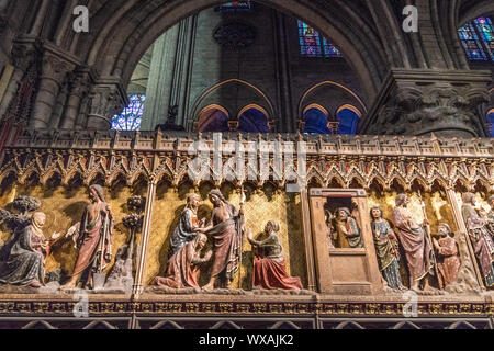 Interno della cattedrale di Notre Dame de Paris, medievale cattedrale gotica a Parigi, Francia, poche settimane prima della distruzione con il fuoco Foto Stock