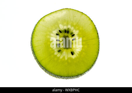 Isolato con retroilluminazione e kiwi su uno sfondo bianco Foto Stock