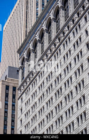 Un enorme edificio commerciale a Chicago, Illinois Foto Stock