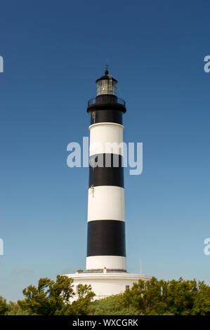 Isola d'Oleron francesi nella Charente con faro a strisce Foto Stock