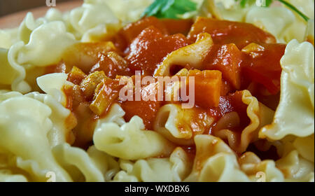Campanelle pasta Foto Stock