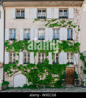 Gruyeres, VD / Svizzera - 31 Maggio 2019: lo storico borgo medievale di Gruyeres nella Svizzera occidentale Foto Stock