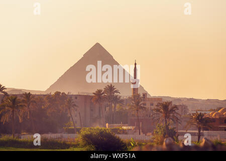 Panorama delle grandi piramidi di Giza in Egitto Foto Stock