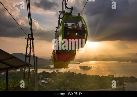 Modo di corda di Karni Mata Temple, Udaipur, Rajasthan, India Foto Stock