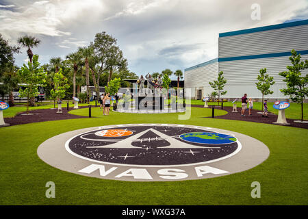 Cape Canaveral, in Florida, Stati Uniti d'America - Apollo II equipaggio monumento nel Centro Spaziale Kennedy Foto Stock