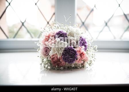 Mazzi di fiori per matrimonio & Fiori Foto Stock