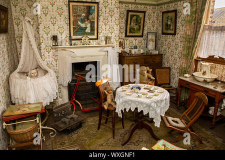 Regno Unito, County Durham, Beamish, museo, Città, Main Street, RavensworthTerrace, late Victorian asilo interno Foto Stock