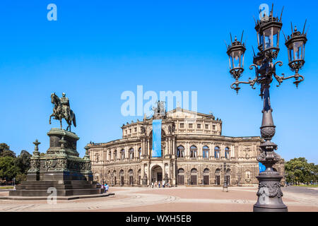 Una immagine della Semper Opera in Dresden Germania Foto Stock