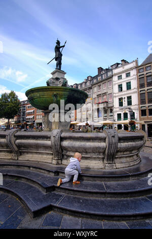 Town Hall Square nella città vecchia di Aachen, Germania Foto Stock