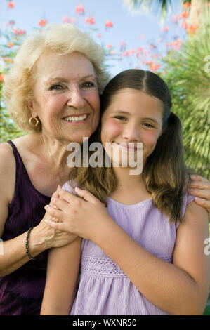 La ragazza con la nonna Foto Stock