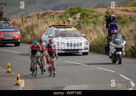 OVO Tour of Britain 2019, tappa 8, Saddleworth, Matt Holmes, squadra di Madison Genesis, da Wigan, nel casco blu, ha preso il 'Best British Rider' Foto Stock