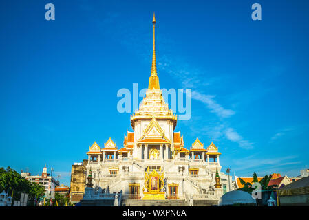 Facciata di Wat Traimit a Bangkok, in Thailandia Foto Stock