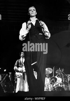 David Bowie artista britannico sul palco a Stoccolma Foto Stock