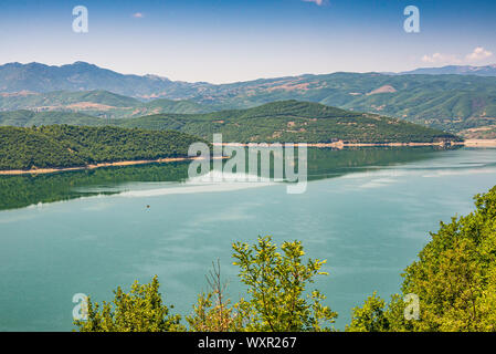 Esclude il lago vicino alla città di esclude in Nord Macedonia, Europa Foto Stock