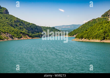 Esclude il lago vicino alla città di esclude in Nord Macedonia, Europa Foto Stock