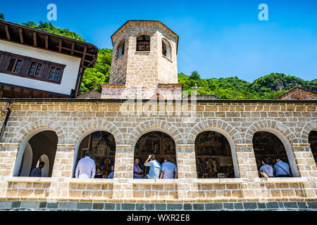 Rostusha, Nord Macedonia - Luglio 27, 2019. Area del monastero Bigorski in estate Foto Stock