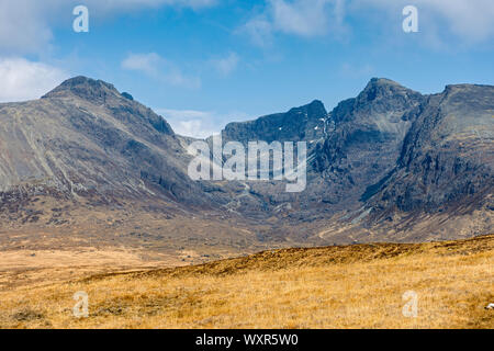 Le montagne Cuillin intorno Coire Lagan da il via ad un Rubha Dùnain, Minginish, Isola di Skye, Scotland, Regno Unito Foto Stock