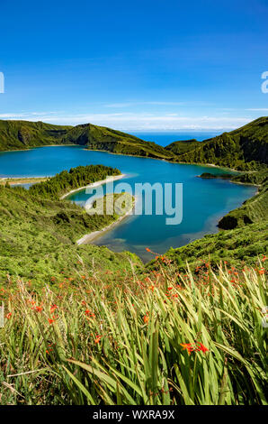 Lagoa Fogo, lago di fuoco, Vila Franca do Campo, São Miguel Island, Azzorre, Açores, del Portogallo, dell'Europa. Foto Stock