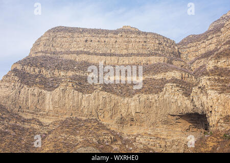 Vista del Monte Hengshan opposta al tempio appeso nei pressi di Datong Foto Stock