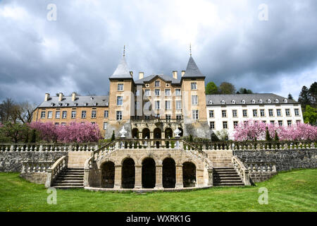 Splendidi giardini di Ansembourg castello situato a valle dei sette castelli a Lussemburgo. Foto Stock