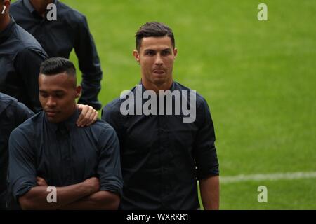 Madrid, Spagna. Xvii Sep, 2019. Madrid, Spagna; 17/09/2019.- Crstiano Ronaldo Juventus giocatore al passo prima partita di calcio 1 Champions League a Wanda Metropolitano stadium domani 18/09/2019 a Madrid. Credito: Juan Carlos Rojas/Picture Alliance | in tutto il mondo di utilizzo/dpa/Alamy Live News Foto Stock