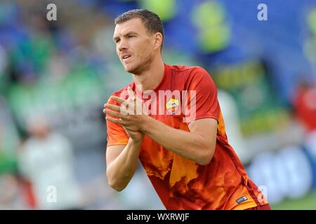 Roma - Sassuolo 4-2; Stadio Olimpico di lega calcio serieA 15/09/2019; edin dzeko Roma - Sassuolo 4-2; Stadio Olimpico campionato di calcio di Serie A 15/09/2019 Foto Stock