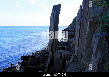 La roccia di bilanciamento o colonna di Long Island, Nova Scotia Foto Stock