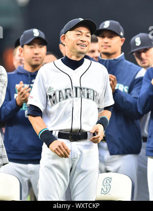 Ex Seattle Mariners player Ichiro Suzuki reagisce durante una cerimonia in onore di Suzuki con il franchising achievement award prima della Major League Baseball gioco a T-Mobile Park il 14 settembre 2019, a Seattle, Stati Uniti. Credito: AFLO/Alamy Live News Foto Stock