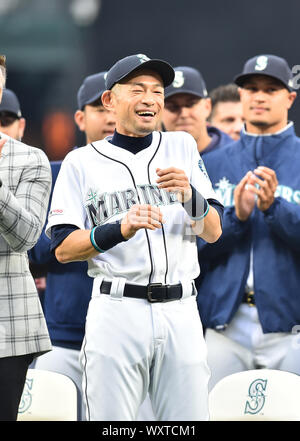 Ex Seattle Mariners player Ichiro Suzuki reagisce durante una cerimonia in onore di Suzuki con il franchising achievement award prima della Major League Baseball gioco a T-Mobile Park il 14 settembre 2019, a Seattle, Stati Uniti. Credito: AFLO/Alamy Live News Foto Stock