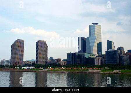 Vista Yeoeuido edifici da appendere fiume in Corea del Sud Foto Stock