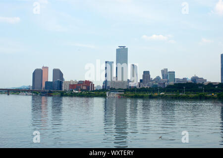 Vista Yeoeuido edifici da appendere fiume in Corea del Sud Foto Stock